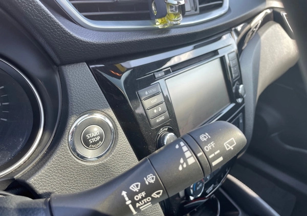 Nissan Qashqai cena 93000 przebieg: 52000, rok produkcji 2021 z Piastów małe 154